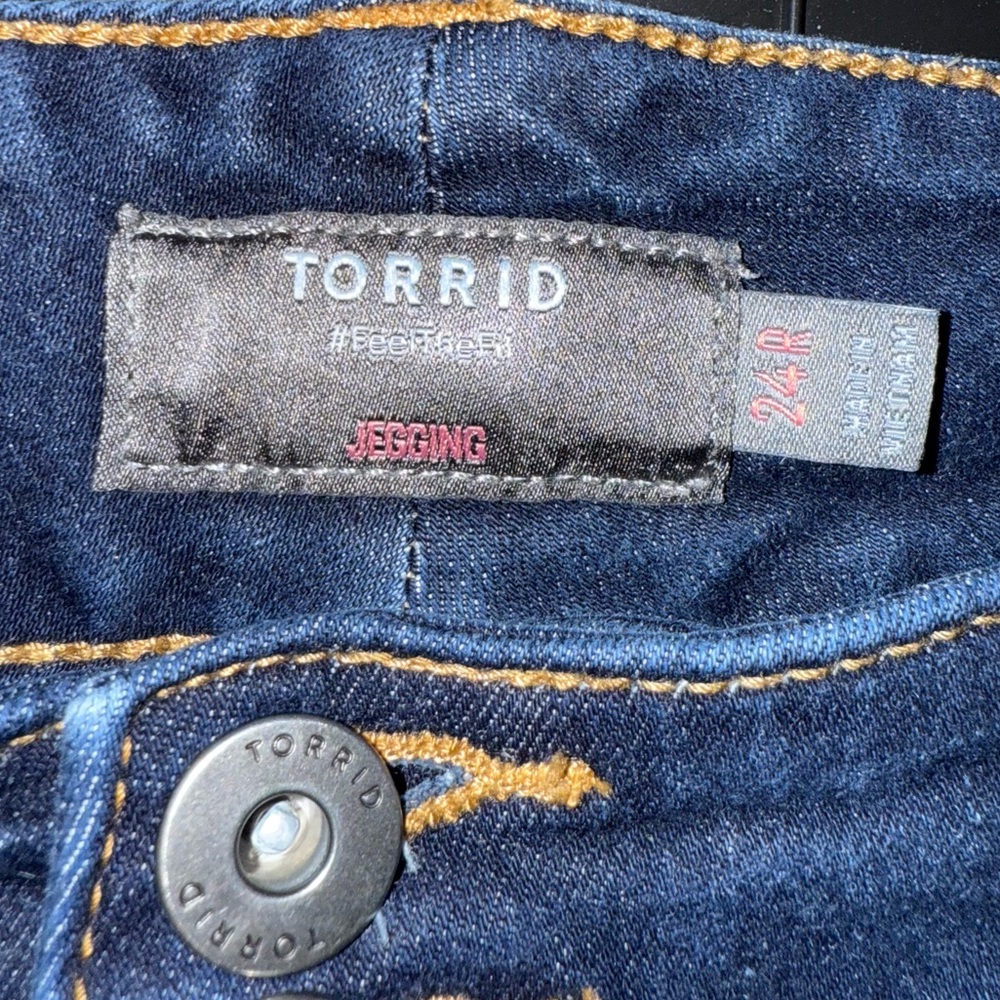 torrid Dark Wash High-Rise Jeggings - Picture 3 of 6